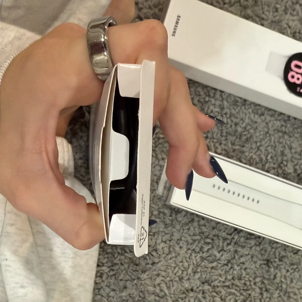 Samsung galaxy 5 watch never used